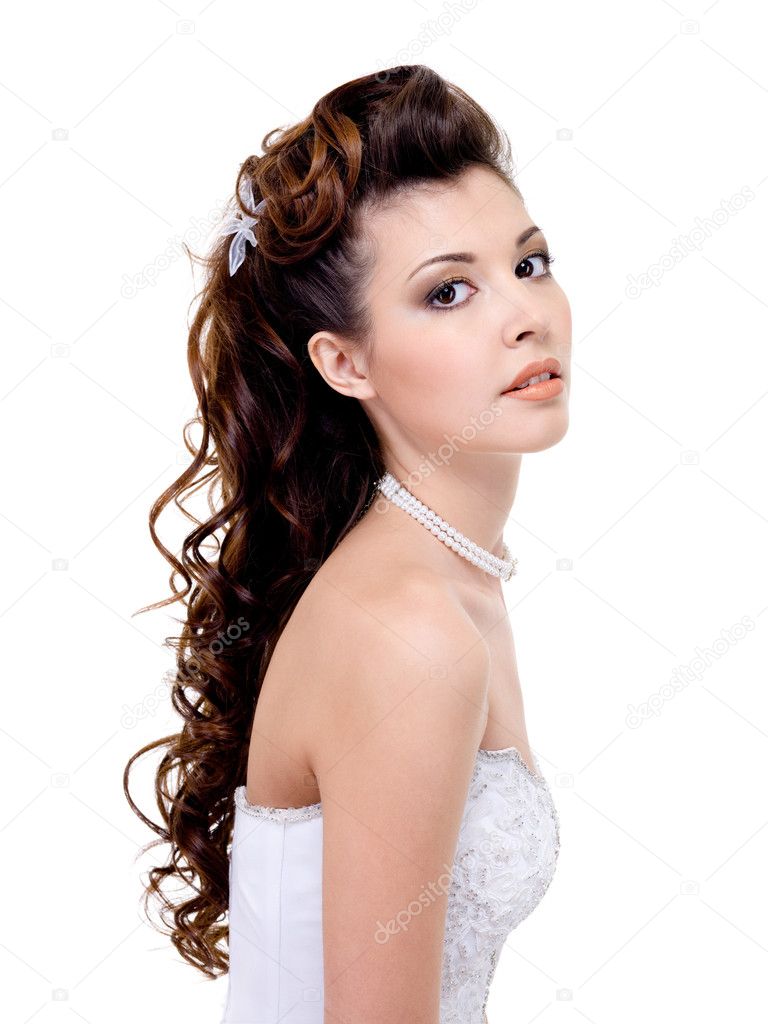 wedding hairstyle picture. Woman with beauty wedding hairstyle