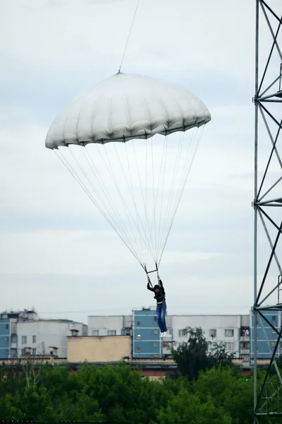 Jump from a parachute tower