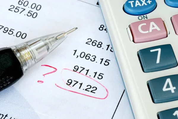 Find a mistake when auditing the financial statement or bank statement