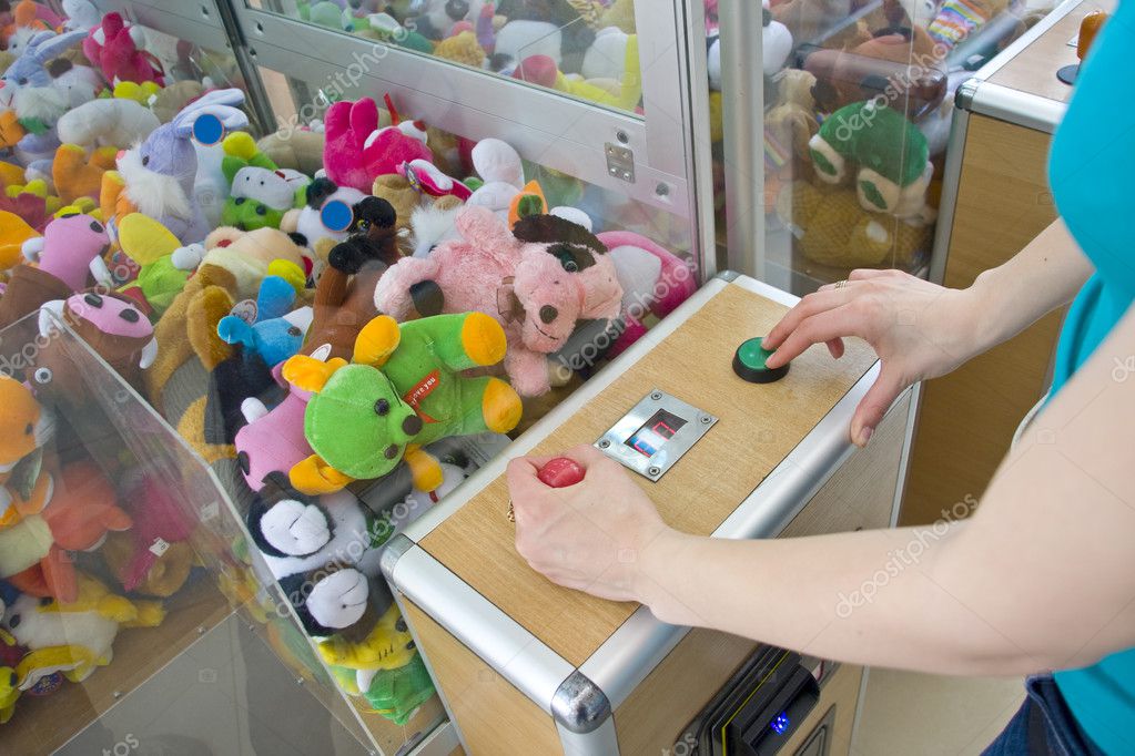 Автомат с игрушками играть