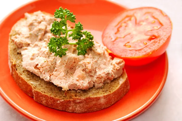 Bread with pate and tomato