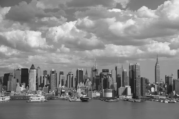 new york city skyline at night black and white. New York City Skyline - Black