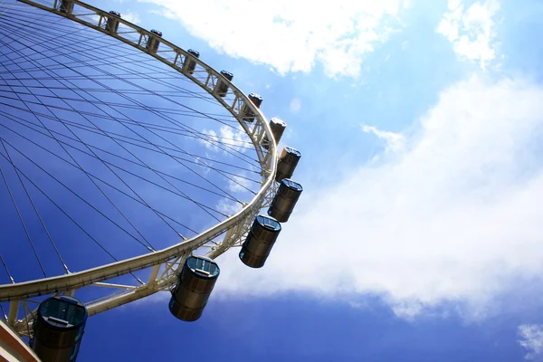 Singapore Flyer by Beng Chee