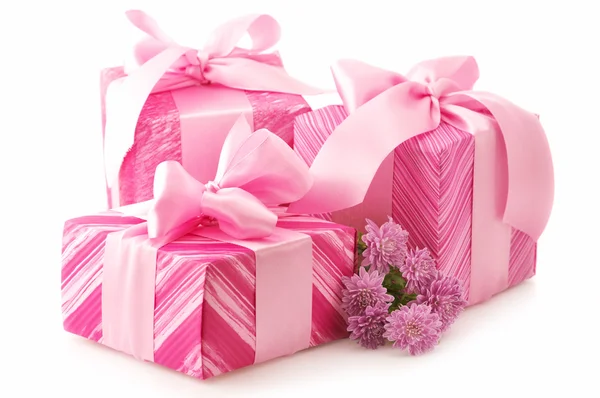 Pink gifts and chryzanthemiums