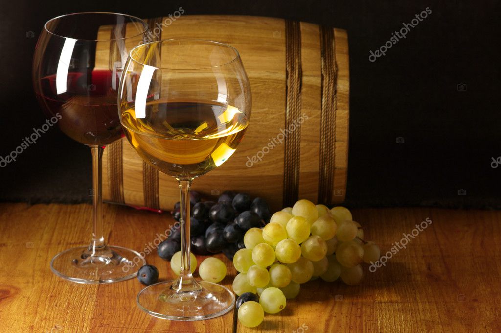 http://static4.depositphotos.com/1010219/284/i/950/depositphotos_2847477-Wine-grape-and-barrel.jpg