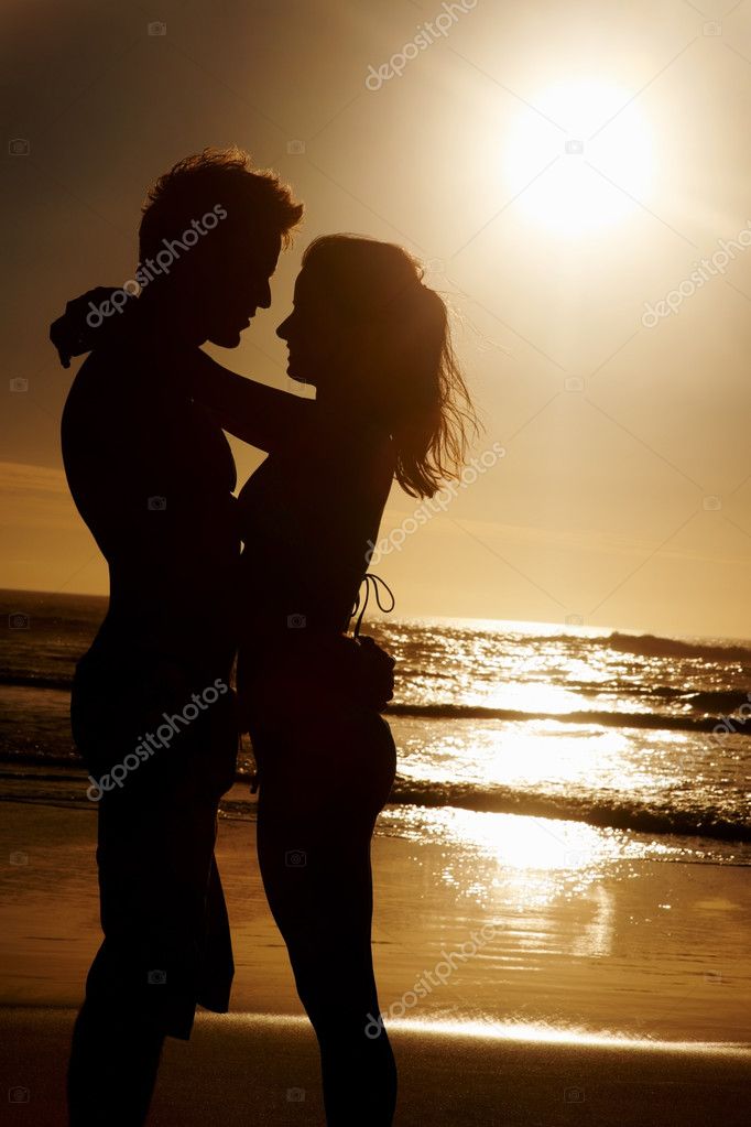 couple hug silhouette