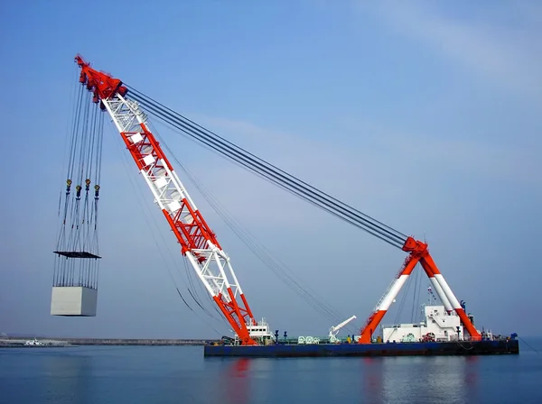 Marine lift-crane
