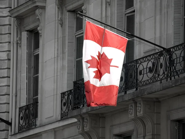 Free+canadian+flag+images