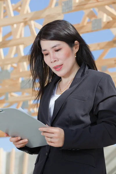 Asian Woman Contractor — Stock Photo #3514816