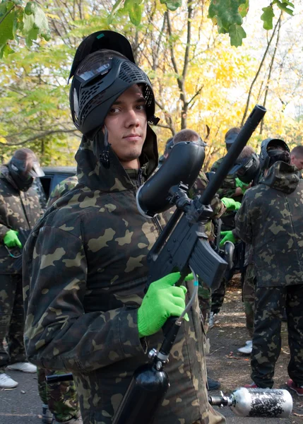 Young paintball player — Stock Photo, Image