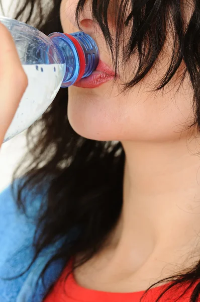 Mulher com água — Fotografia de Stock