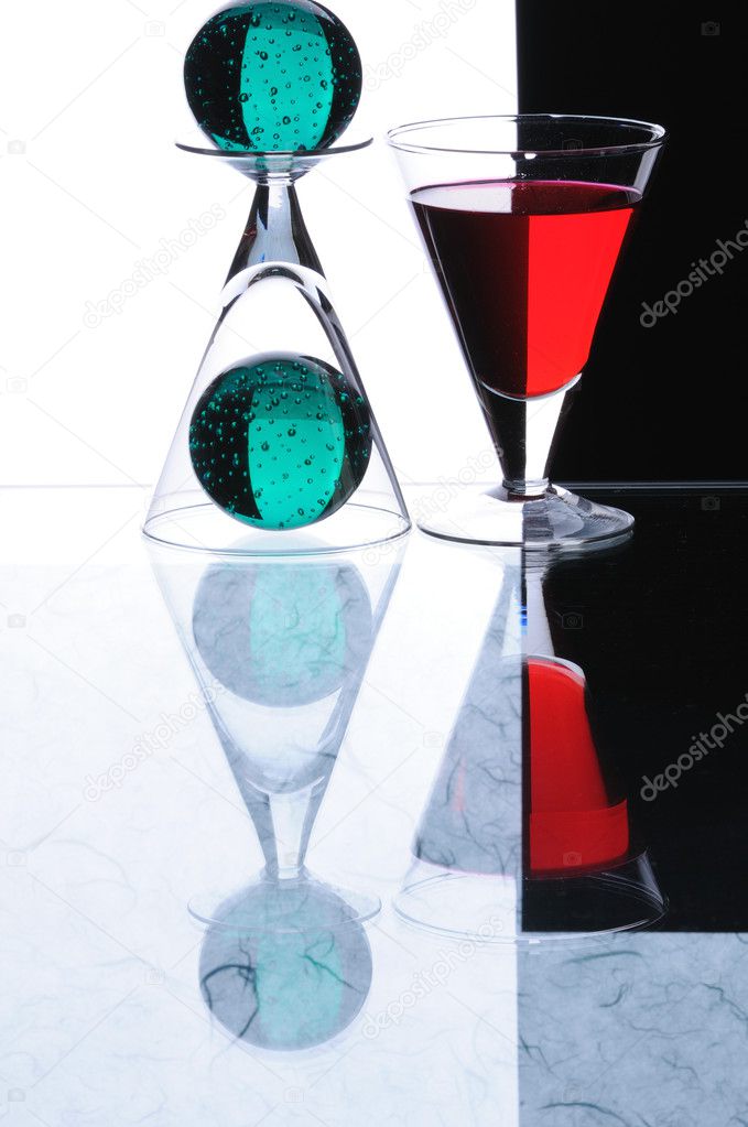 Wineglasses with green sheres