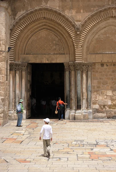 Вход в храм святого гроба Господня — стоковое фото