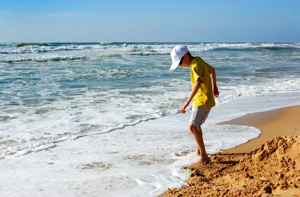 Der Junge und das Meer — Stockfoto