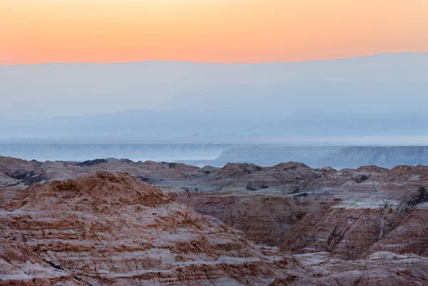 砂漠の夜明けの前に — ストック写真