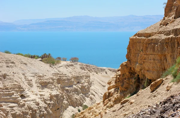 Widok Morza Martwego od stoków w górach Judei. — Zdjęcie stockowe