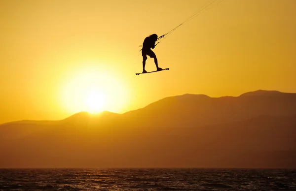 Sky-surfing på sjön Kinneret — Stockfoto