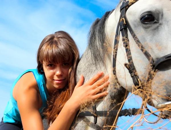 At üstündeki kız. — Stok fotoğraf