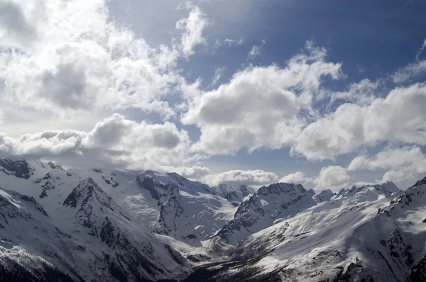 Las montañas del Cáucaso. dombay — Foto de Stock