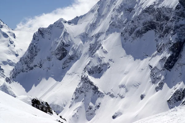 Verschneiter Berghang — Stockfoto