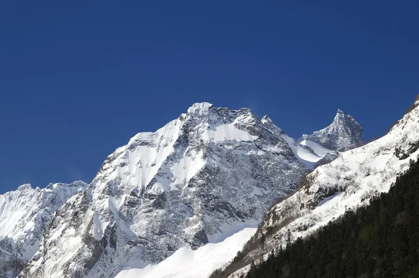 Pico de montanha. Cáucaso. — Fotografia de Stock