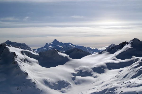 Горы. вид с Эльбруса. — стоковое фото