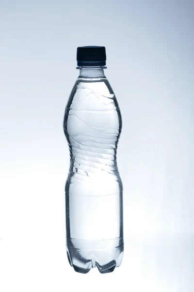 Tisztított forrásvíz a palackban — Stock Fotó