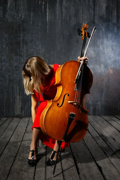 Beautiful cello musician — Stock Photo, Image