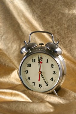 Metallic ld-fashioned alarm-clock clipart