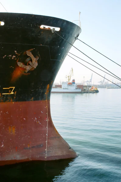 Грузовое судно — стоковое фото