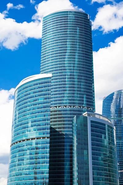 Les gratte-ciel modernes du Centre International des Affaires — Photo