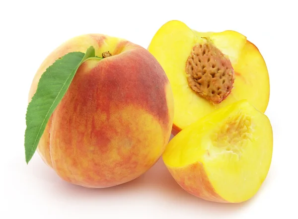 Sweet peach with leaves — Stock Photo, Image