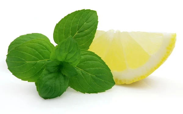 Мятный с сочным лимоном — стоковое фото