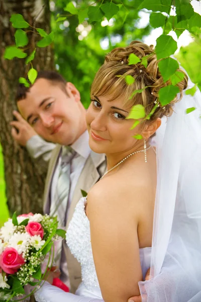 Retrato do casal de noivo e noiva — Fotografia de Stock