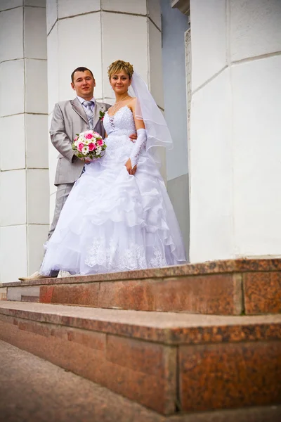 Paar am Hochzeitstag — Stockfoto