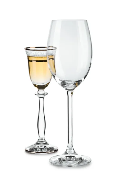 Volledige en epmty wineglases — Stockfoto