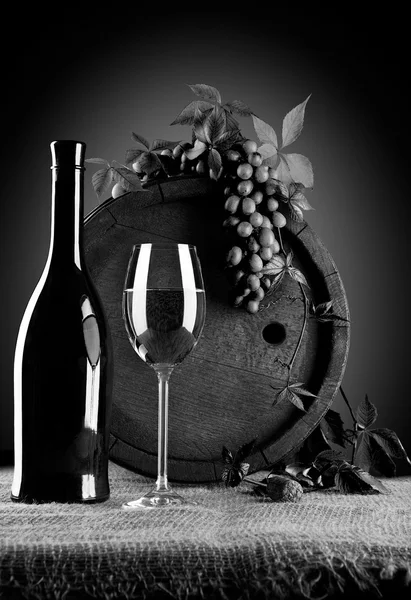 Skład wina w skali odcieni szarości — Zdjęcie stockowe