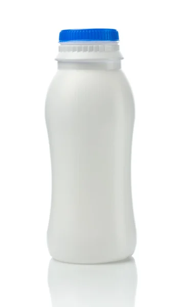 瓶酸奶孤立的 — 图库照片