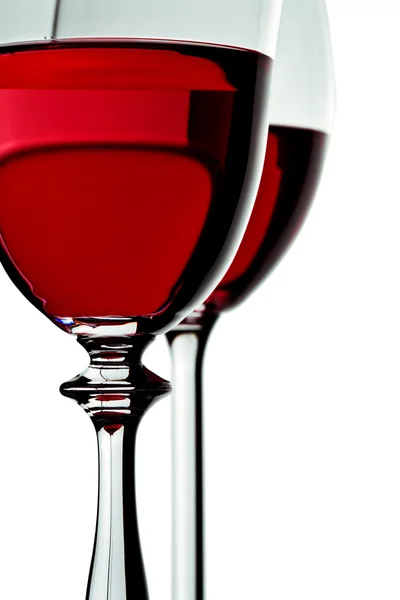 Deux verres à vin avec gros plan de vin rouge — Photo