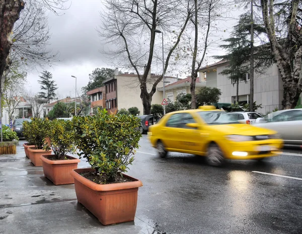 비오는 날에 택시 — 스톡 사진