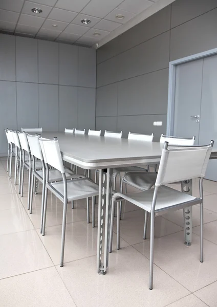 Sala de reuniões cinzenta vazia — Fotografia de Stock