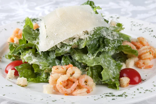 Salad caesar with shrimps — Stock Photo, Image
