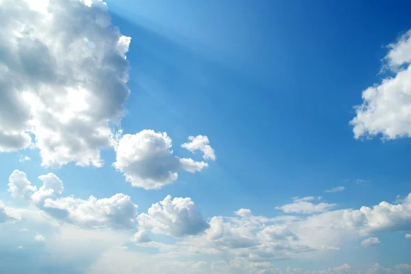 ท้องฟ้าแดด — ภาพถ่ายสต็อก
