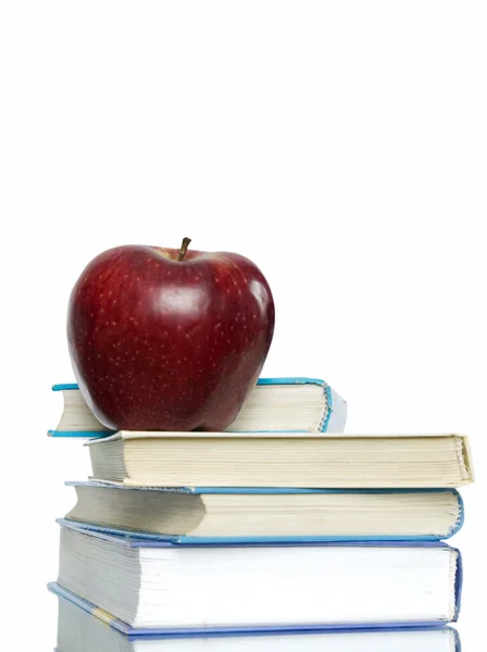 Apfel und Bücher — Stockfoto