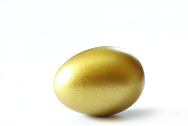 Złote jajko — Zdjęcie stockowe
