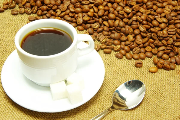 Biała filiżanka kawy — Zdjęcie stockowe