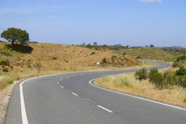 eğri bir yol