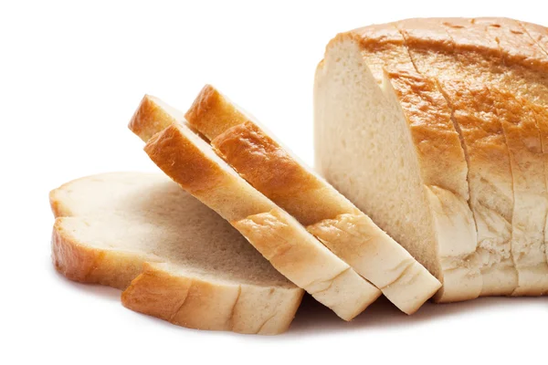 白い背景で隔離のパンをスライスしました。 — ストック写真