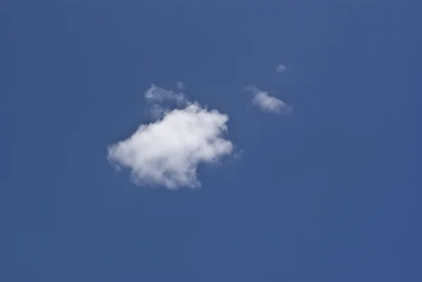 Lugn himmel och moln — Stockfoto