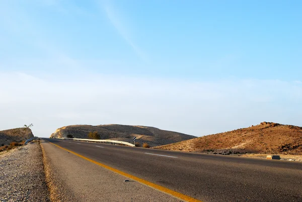 Пустынная дорога — стоковое фото